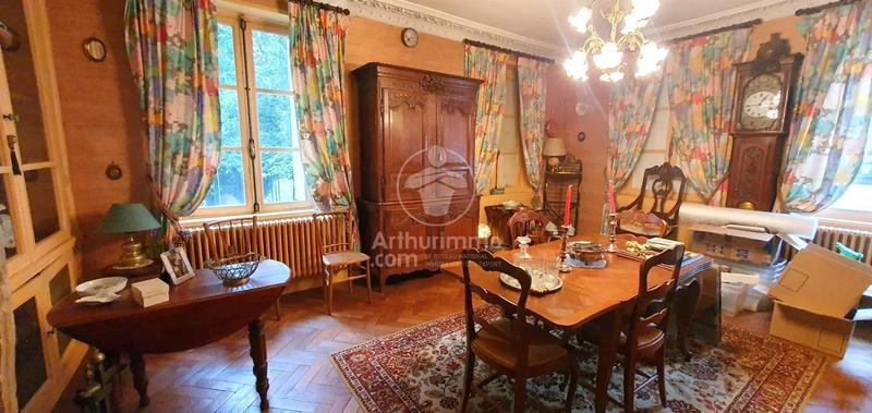 Maison - 185 m² - 7 pièces