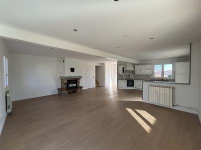 Maison traditionnelle - 145 m² - 8 pièces