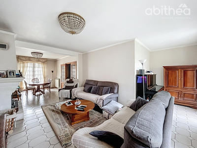 Maison - 137 m² - 6 pièces