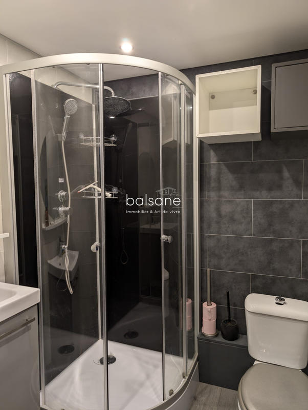 Maison - 99 m² - 5 pièces