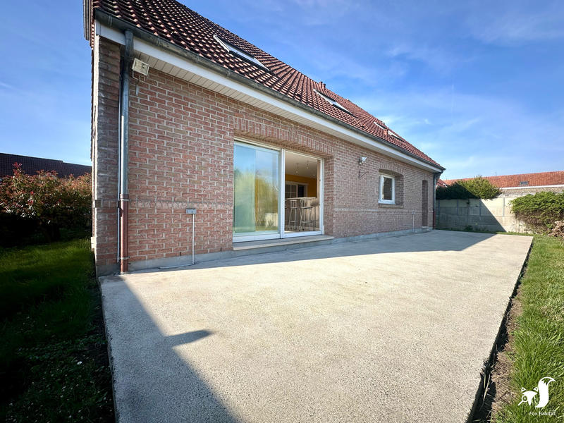 Maison - 200 m² - 7 pièces