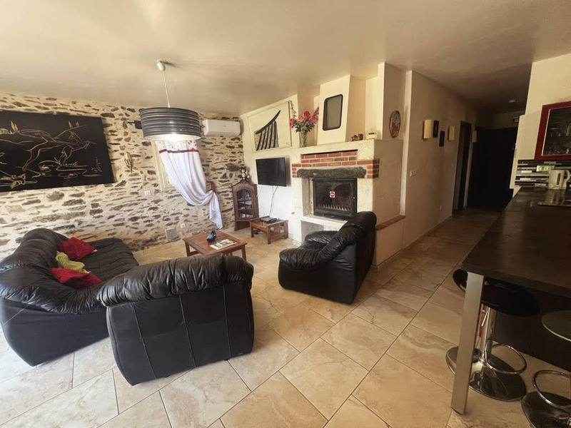 Maison - 210 m² - 8 pièces