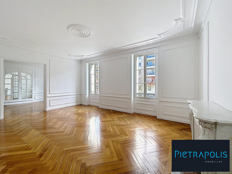 Appartement - 141 m² - 6 pièces