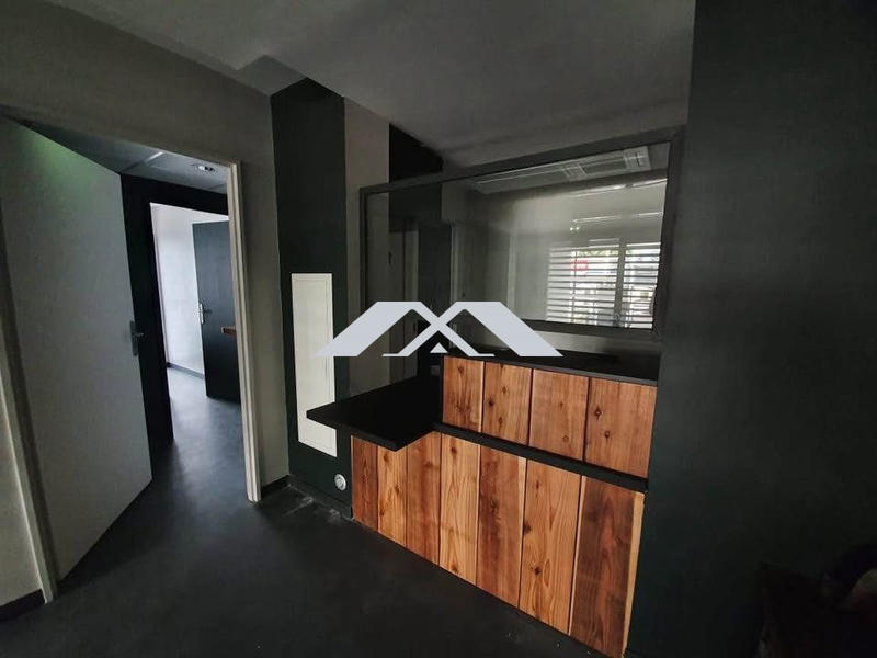 Bureau - 17 m² - 1 pièce