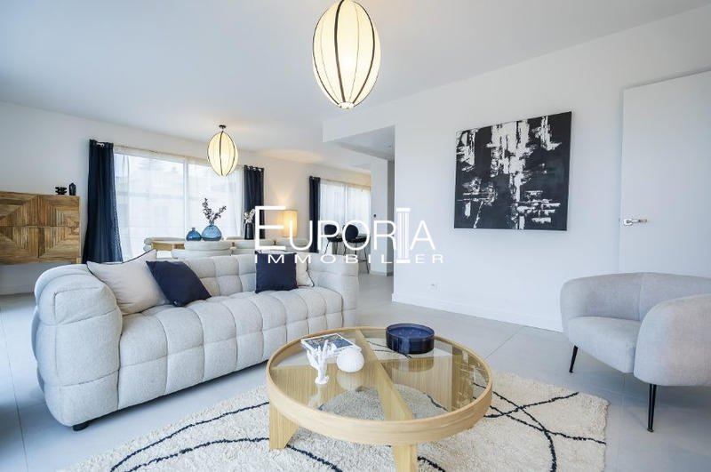 Appartement - 105 m² - 4 pièces