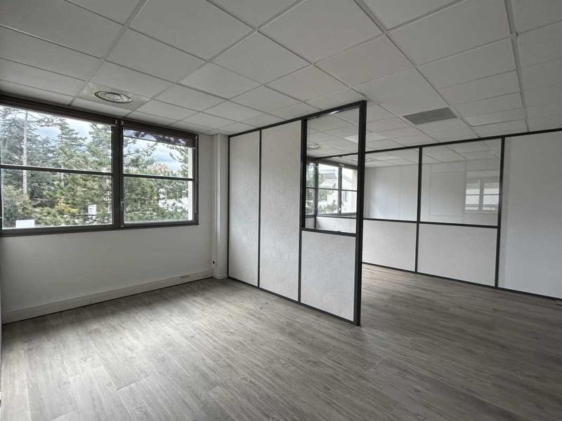 Bureau - 182 m²