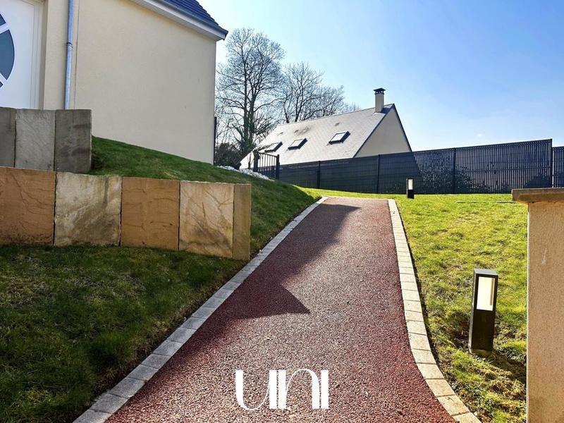 Maison - 178 m² - 8 pièces