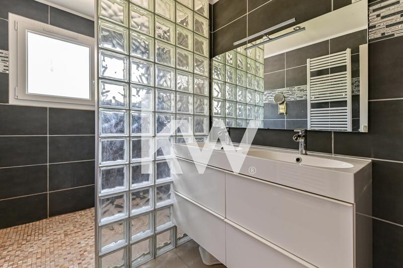 Maison - 135 m² - 8 pièces