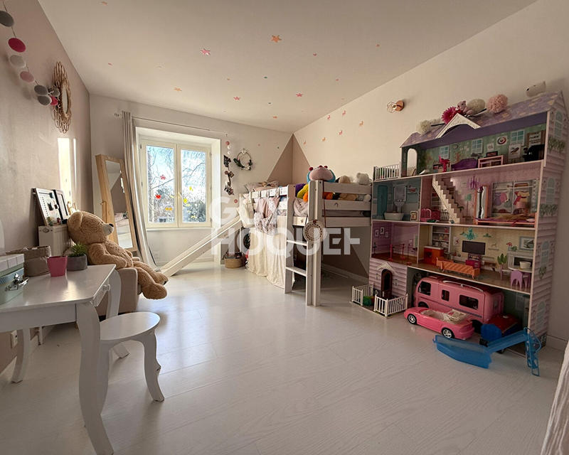 Maison - 180 m² - 6 pièces