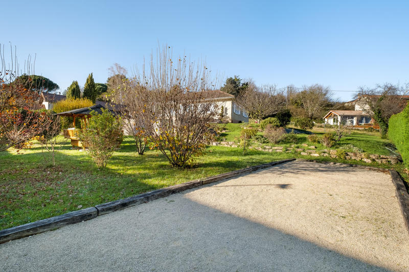 Maison - 215 m² - 6 pièces