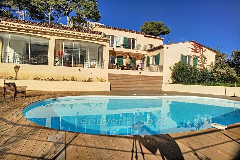 Maison - 288 m² - 6 pièces