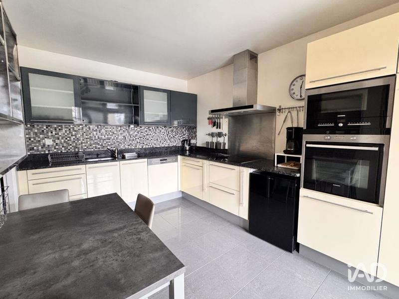 Appartement - 146 m² - 6 pièces