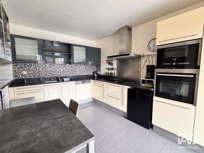 Appartement - 146 m² - 6 pièces