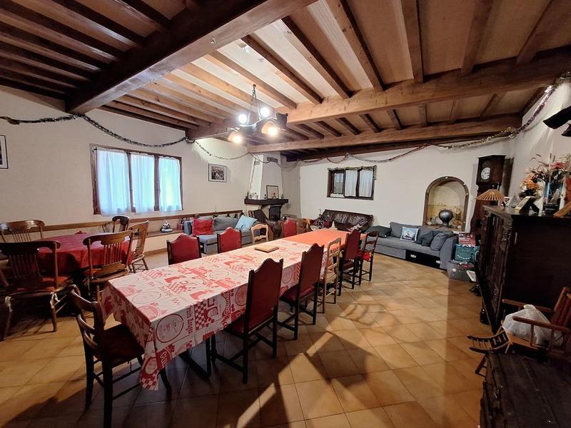 Maison - 288 m² - 10 pièces