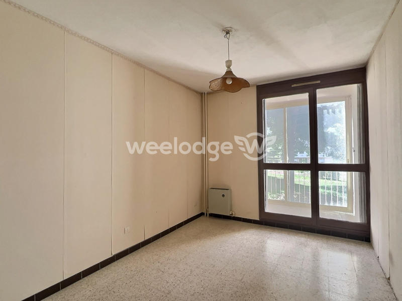 Appartement - 90 m² - 5 pièces