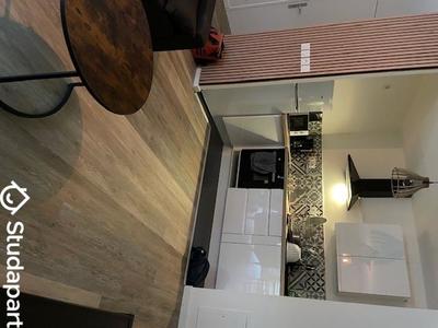 Chambre - 11 m² - 1 pièce