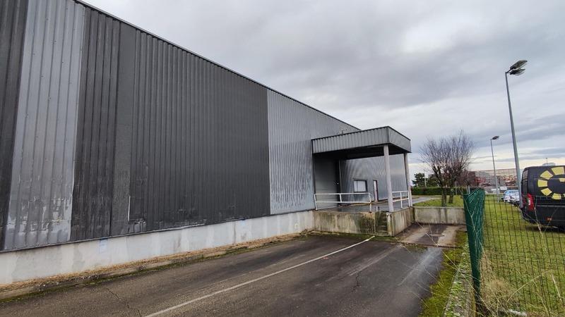 Local d'activité / Entrepôt - 972 m² - 5 pièces