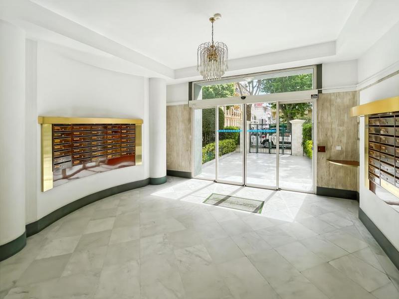 Studio - 30 m² - 1 pièce