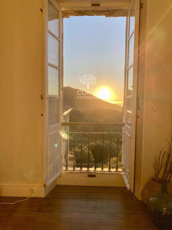 Maison de village - 314 m² - 6 pièces