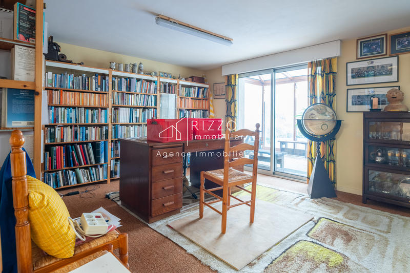 Maison - 200 m² - 6 pièces