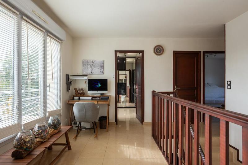 Maison - 200 m² - 7 pièces