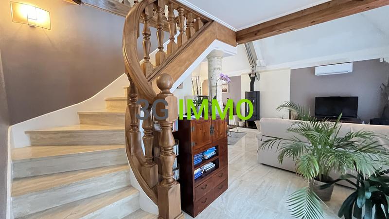 Maison traditionnelle - 160 m² - 7 pièces