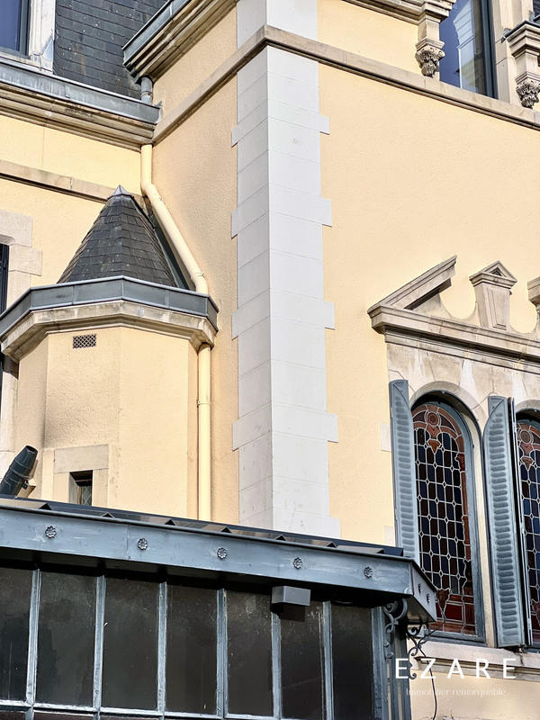 Maison - 352 m² - 12 pièces