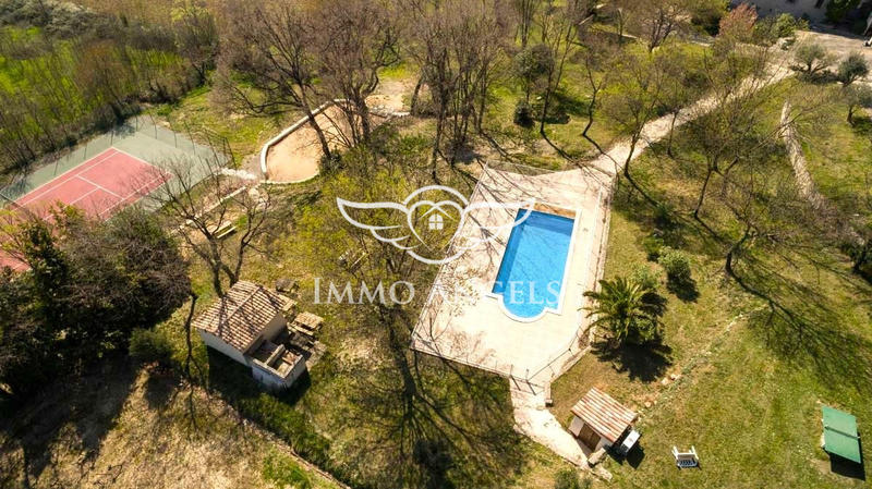 Bastide - 729 m² - 25 pièces