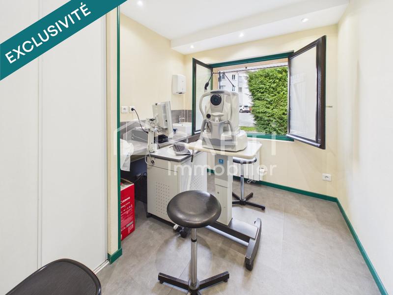 Local commercial - 182 m² - 9 pièces