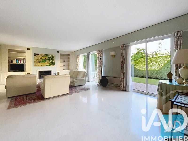 Maison - 211 m² - 8 pièces