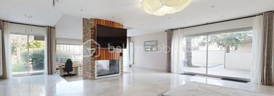 Maison d'architecte - 328 m² - 8 pièces