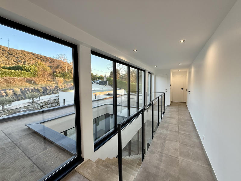 Villa - 300 m² - 9 pièces