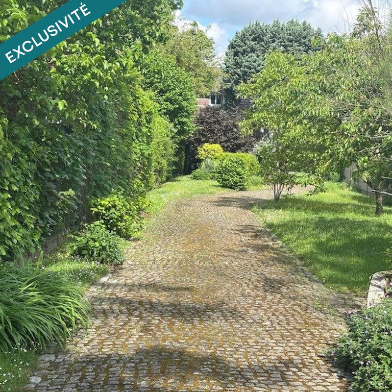 Maison - 220 m² - 8 pièces