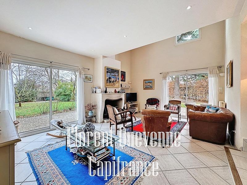 Maison - 298 m² - 7 pièces