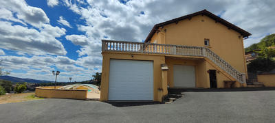 Maison - 90 m² - 5 pièces