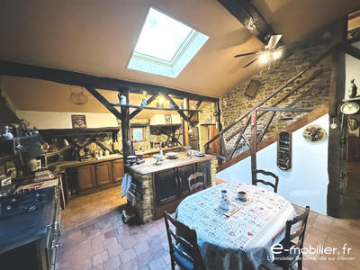 Maison - 184 m² - 8 pièces