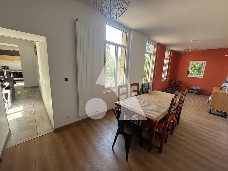 Maison - 215 m² - 6 pièces