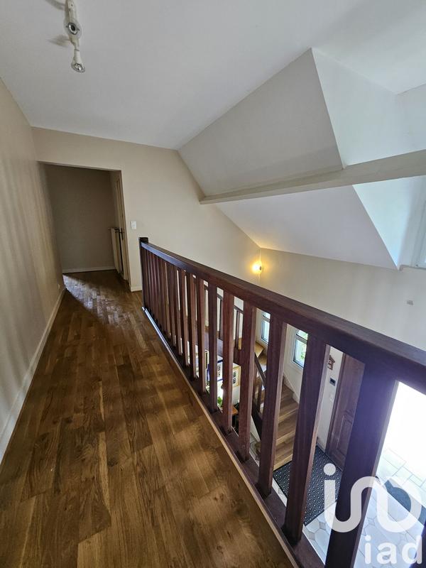 Maison - 230 m² - 7 pièces