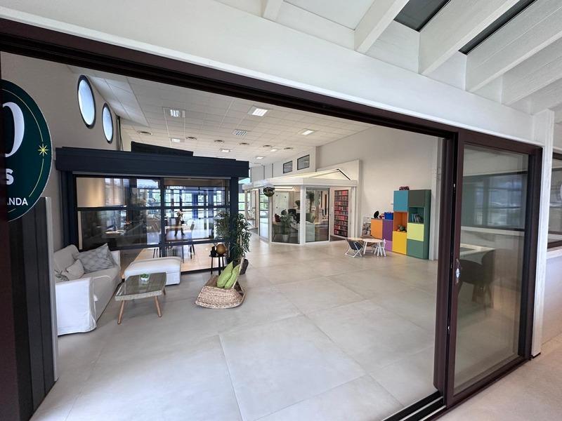 Local commercial - 270 m² - 3 pièces