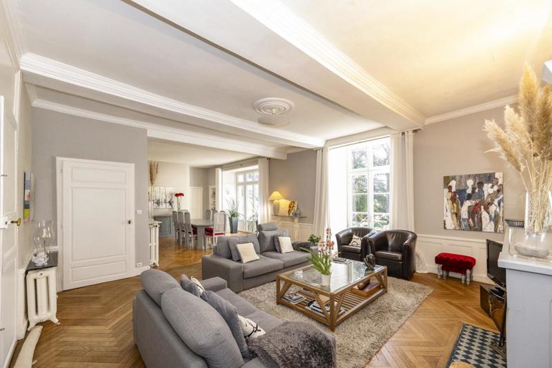 Hôtel particulier - 338 m² - 11 pièces