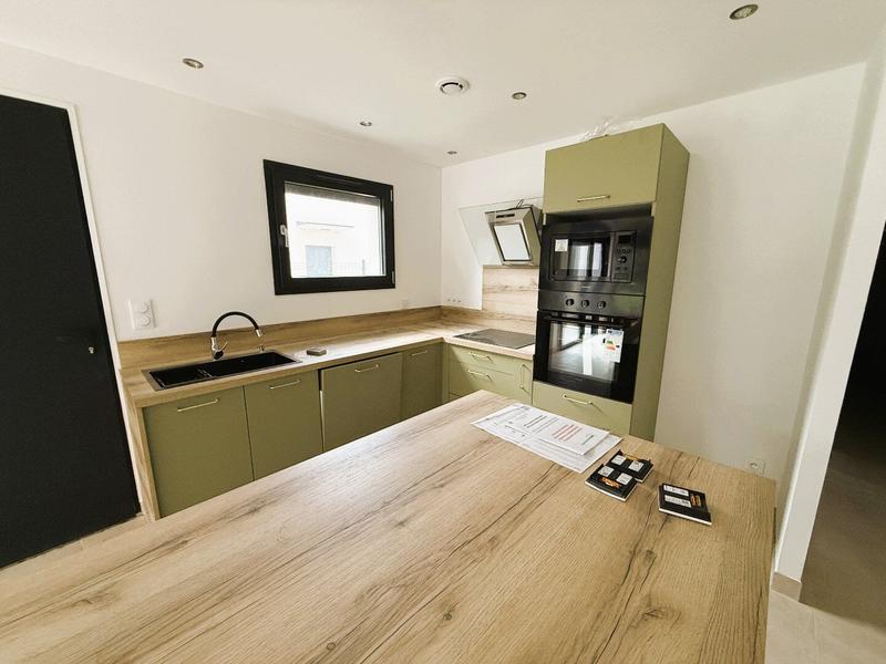 Maison - 99 m² - 4 pièces