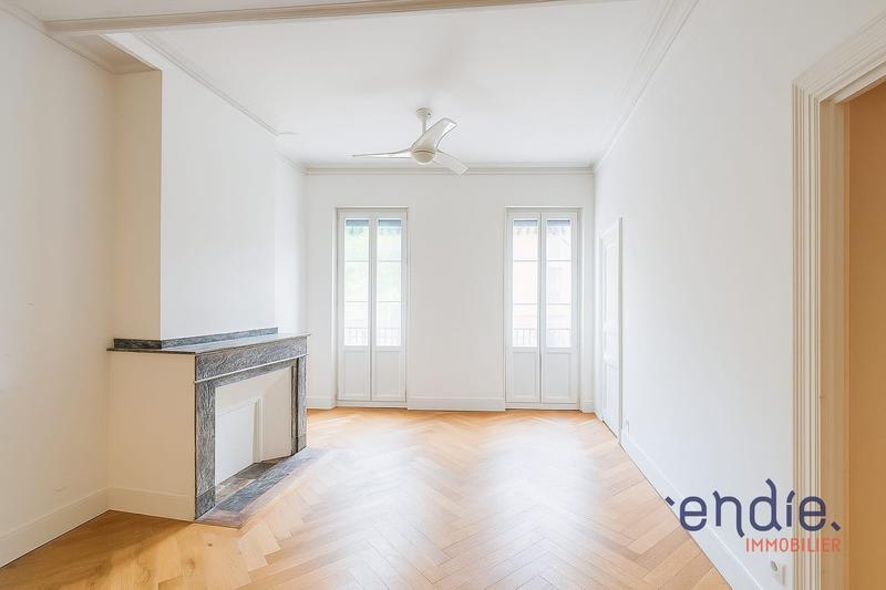Appartement - 94 m² - 4 pièces