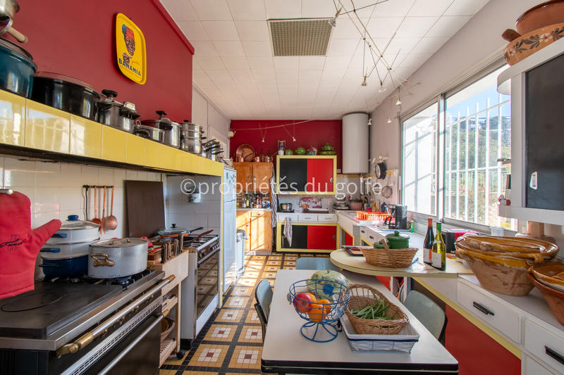 Maison - 255 m² - 6 pièces