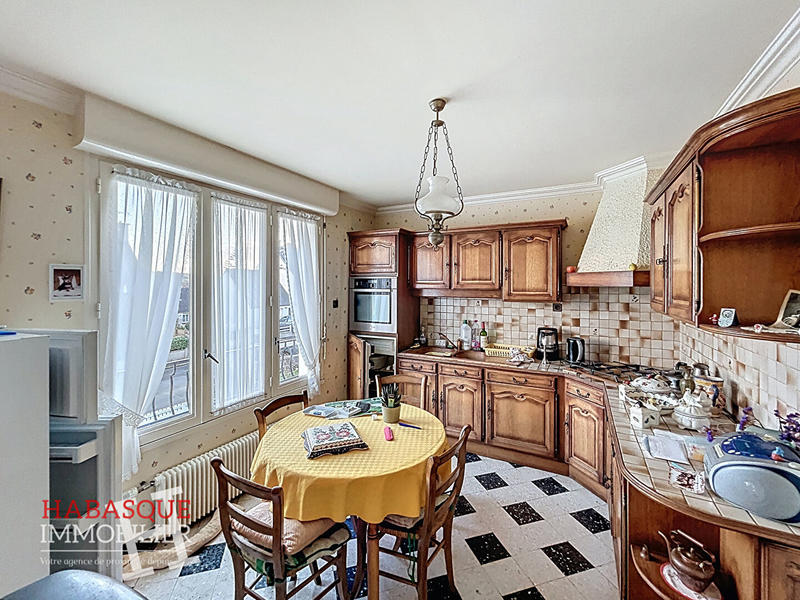 Maison - 99 m² - 5 pièces