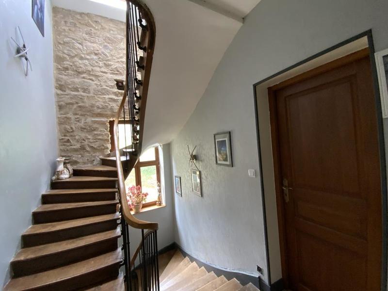 Maison - 235 m² - 9 pièces