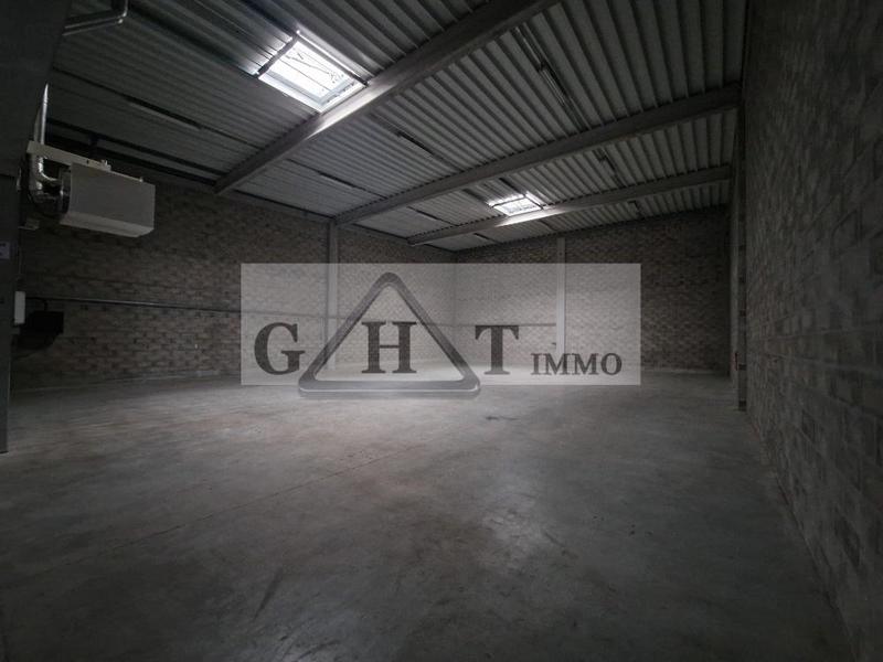 Entrepôt - 606 m²