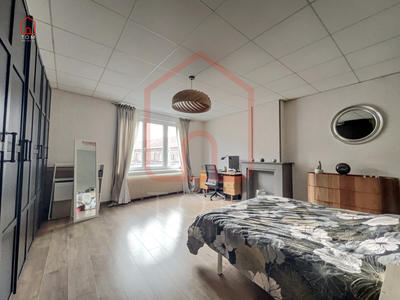 Maison - 180 m² - 5 pièces