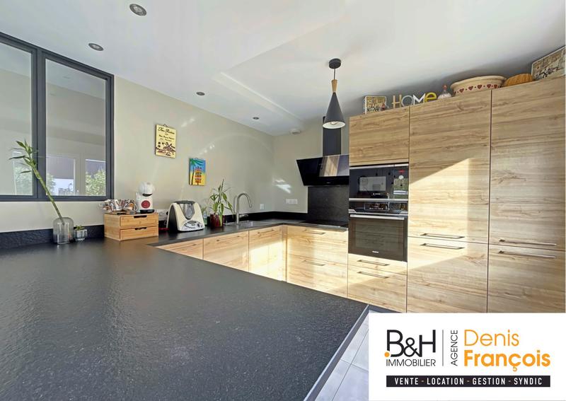 Appartement - 100 m² - 4 pièces