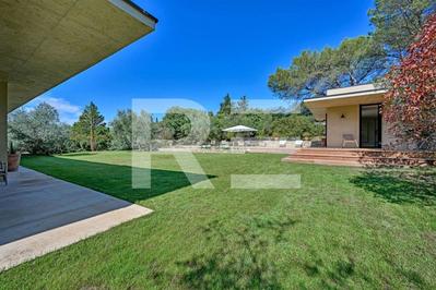 Villa - 240 m² - 6 pièces