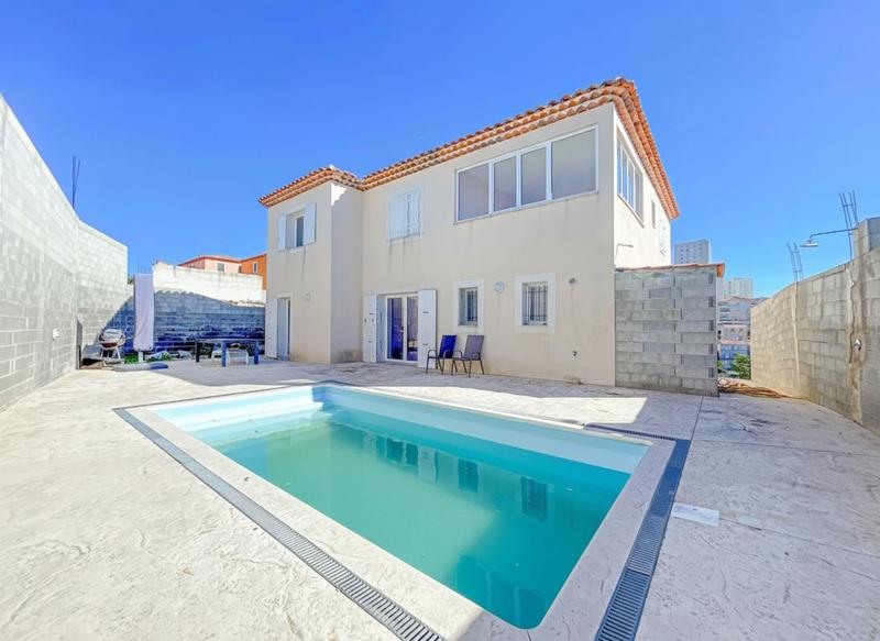 Villa - 185 m² - 8 pièces